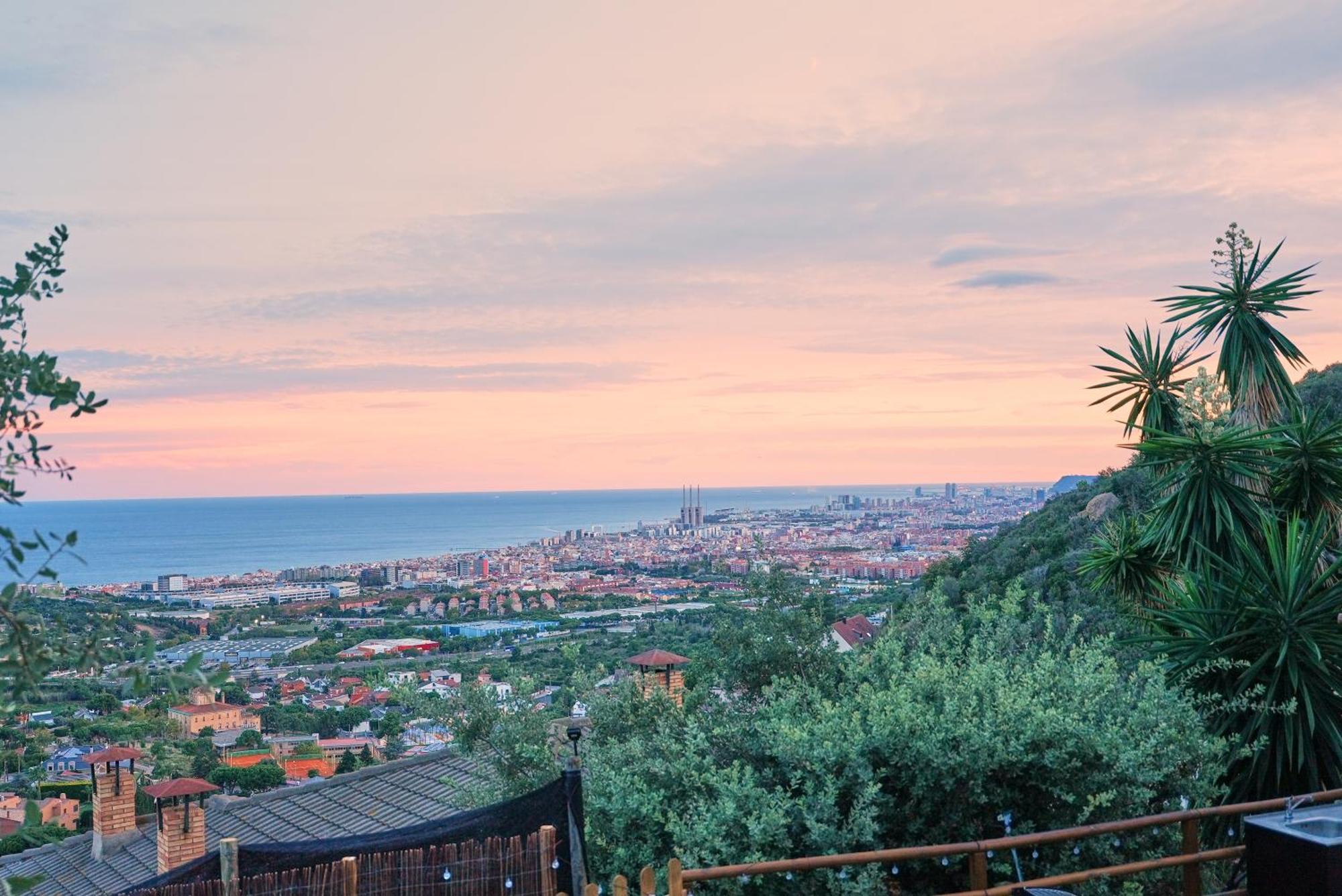 Aaa View Private Terrace Outdoor Heated Hot Tub Family Fun Badalona Exterior foto